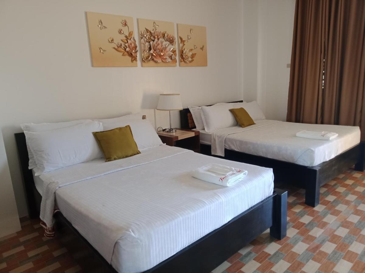 Tam-An Hotel Банаю Экстерьер фото